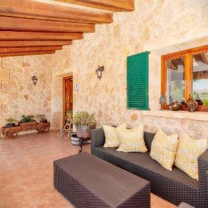 Villa Els Amatllers by Sealand Villas