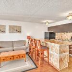19th Floor Condo with Lanai & Sea Views - FREE Parking! Hawaii