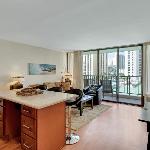 Deluxe Condo with Recreation Deck View Free parking & WiFi