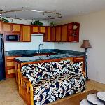 36th Floor Deluxe Ocean View Condo with Free Parking & Wifi condo Honolulu