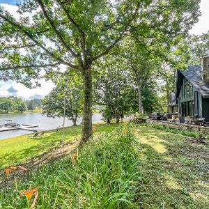 Luxury Expansive Lakefront Newly Renovated
