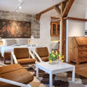 Historic Apartment with Private Garden in Old Town