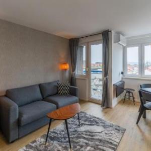 Elegant Tour As studios Gilly with a balcony and open views in the Ljubljana center