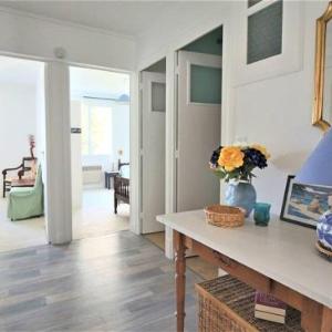 Appartement lumineux pour famille à Royan quartier calme près du marché balcon et parking gratuit - FR-1-738-26