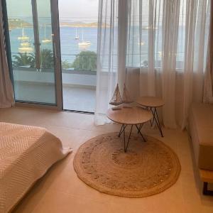 Salty Wave Suites