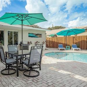 Spacious Fort Lauderdale HEATED Pool House Grill and Beach 2.9 miles