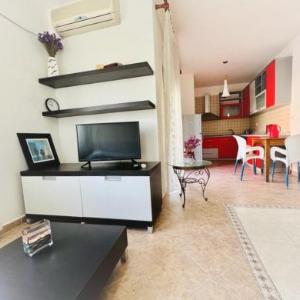 Apartment in front of the beach