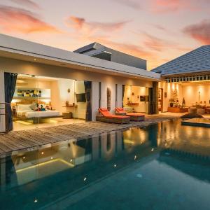 Villa Harlow: Stylish 3BR Villa - Centrally Located in Berawa