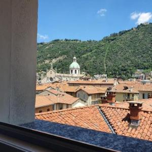 Casa Luna by Quokka 360 - City Centre Stay with Cathedral View