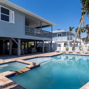 Shells N Sunshine! Getaway Destination Just Minutes from the White Sandy Beaches of Fort Myers! home