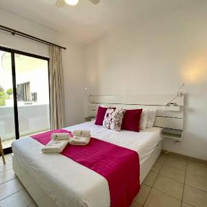 Vilamoura Twins 1 With Pool by Homing