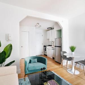 444-4F Newly renovated 1BR in Midtown West
