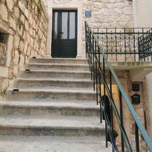 Apartments by the sea Makarska - 21443