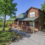 Bear Hugs - Great Cabin! cabin