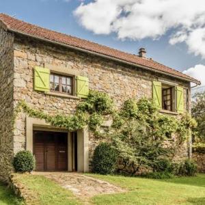 Peaceful Holiday Home in Bort-les-Orgues near the River