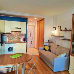 Central close to beaches and shops up till 6 pers