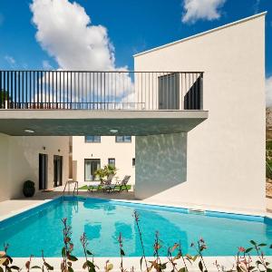 Luxury villa with a swimming pool Rat Omis - 21548