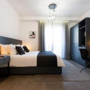 The Valley Room 8 condo with parking on premises