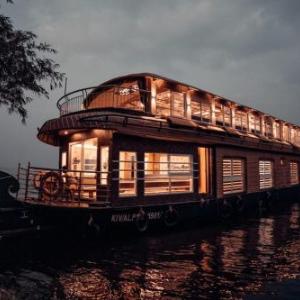 Venice Premium Houseboats Alleppey