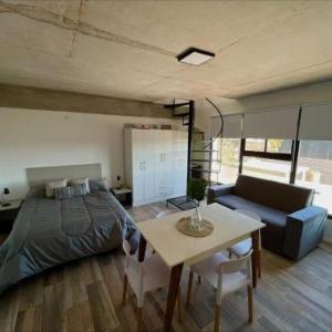 Monoambiente con terraza privada y cochera en Pinamar