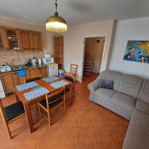 Zöld Béka Apartmanok Kölcsey III