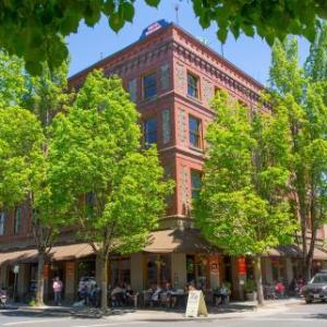 McMenamins Hotel Oregon