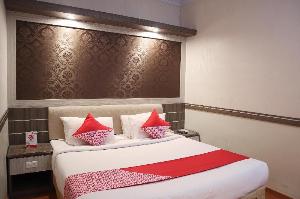 OYO 742 Mona Plaza Hotel, Pekanbaru