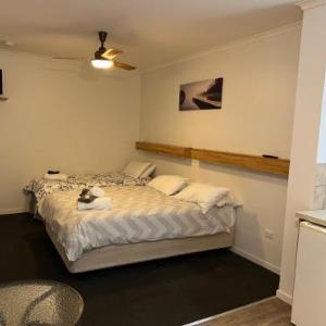 Hotels near J.C. Lowe Oval - Tocumwal hotel motel