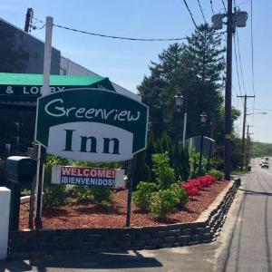 Hotels near Vail-Leavitt Music Hall - Greenview Inn Riverhead