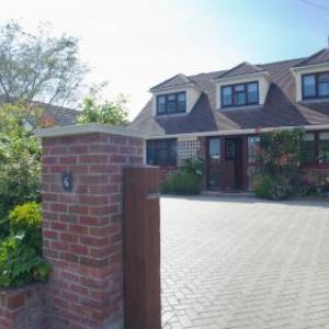 Hotels near Charisworth Farm - Twiga House Bed and Breakfast