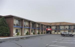 Red Roof Inn & Suites Middletown, RI, Middletown