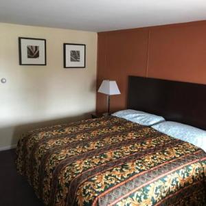 Cattaraugus County Fairgrounds Hotels - Angola Motel