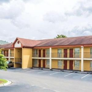 Hotels near Fort Dorchester High School - Econo Lodge North Charleston