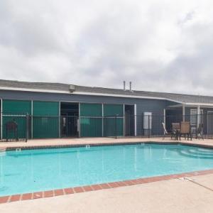 Pearsall Hotels Deals At The 1 Hotel In Tx Southern Inn And Suites Pearsall