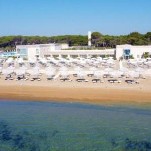 Riviera Resort Hotel