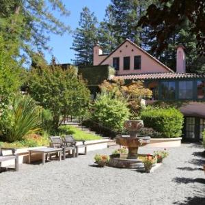 Hotels near Armstrong Redwoods Visitor Center - Applewood Inn