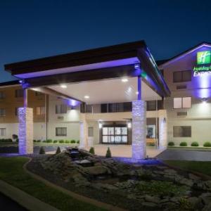 Holiday Inn Express Louisville Northeast hotel in Louisville