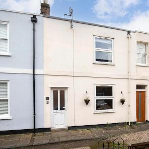 Beautiful Bath Road Retreat with Log Burner