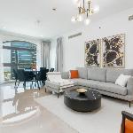 Spacious TWO Bedrooms in Palm Jumeirah-Free private beach access & Fairmont amenities Dubai