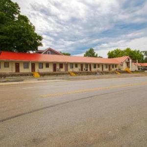 Sunflower Motel Hiawatha By OYO