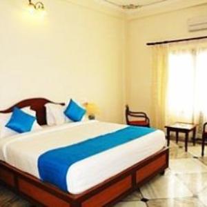 Hotel Surya Vilas Palace