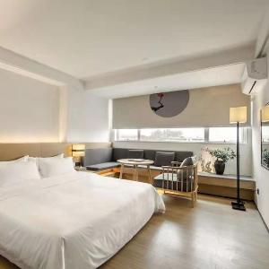 Fengya Song Large Bed Room
