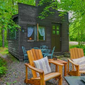 Vintage Wild West Tiny Hotel in the Woods!