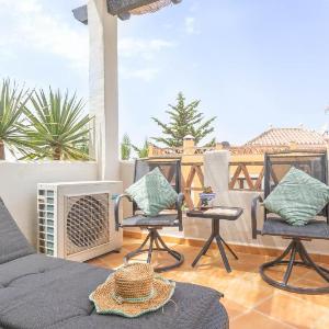 Sunset Golf Elegance - Happy Rentals