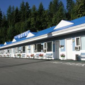 Hotels near The Flying Steamshovel Rossland - Cozy Pines Motel
