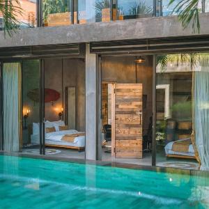 Villa Konkrete - 3BR - Tropical Hideaway Rooftop 15mins to The Beach