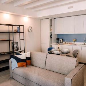 Elegant Beige Apartment - 5 Minutes from the Lake