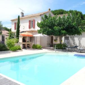 pleasant holiday rental with swimming pool in moules near arles between the camargue and the alpilles - 6 people