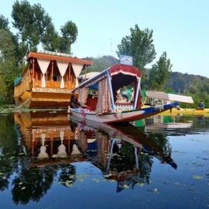 Green view group of houseboats