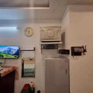 HOmTEL-1Bedroom Home Stay by Pushpanjali QLH